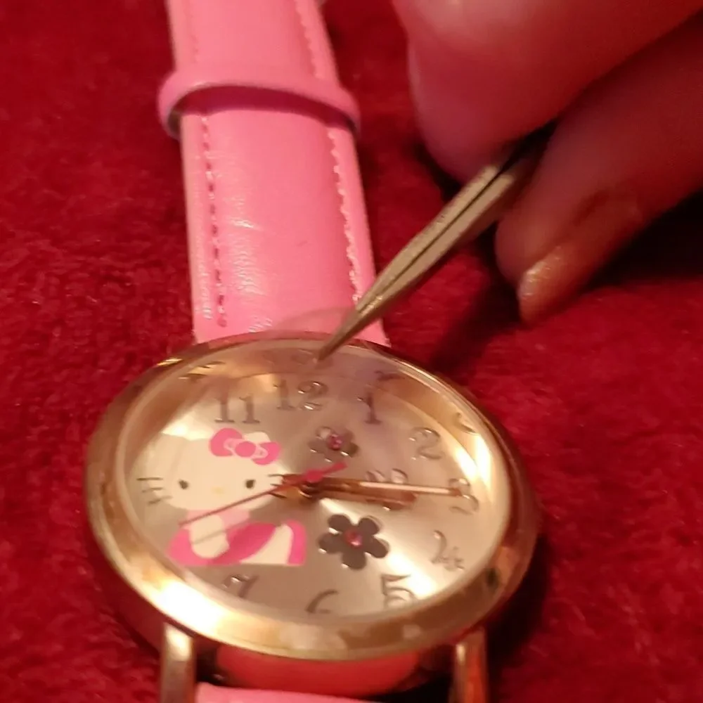 NEW SANRIO HKAQ5901 Hello Kitty Rose Gold Case Pink Band New Battery Works Great
